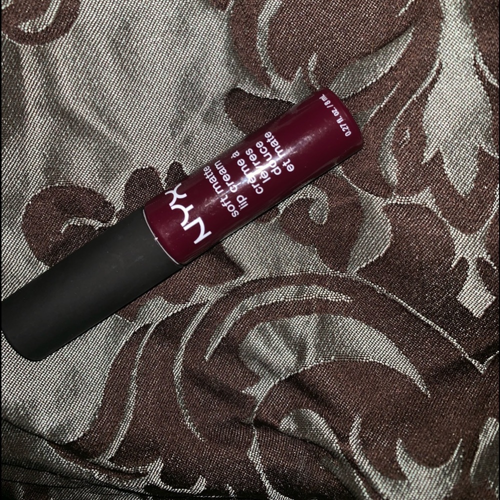NYX Red lipstick